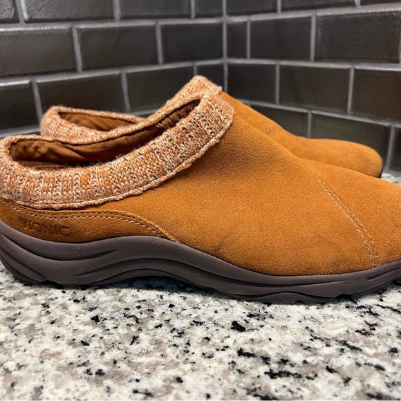 Vionic slip-on clogs. Size 8.5, EUC! - Picture 6 of 9